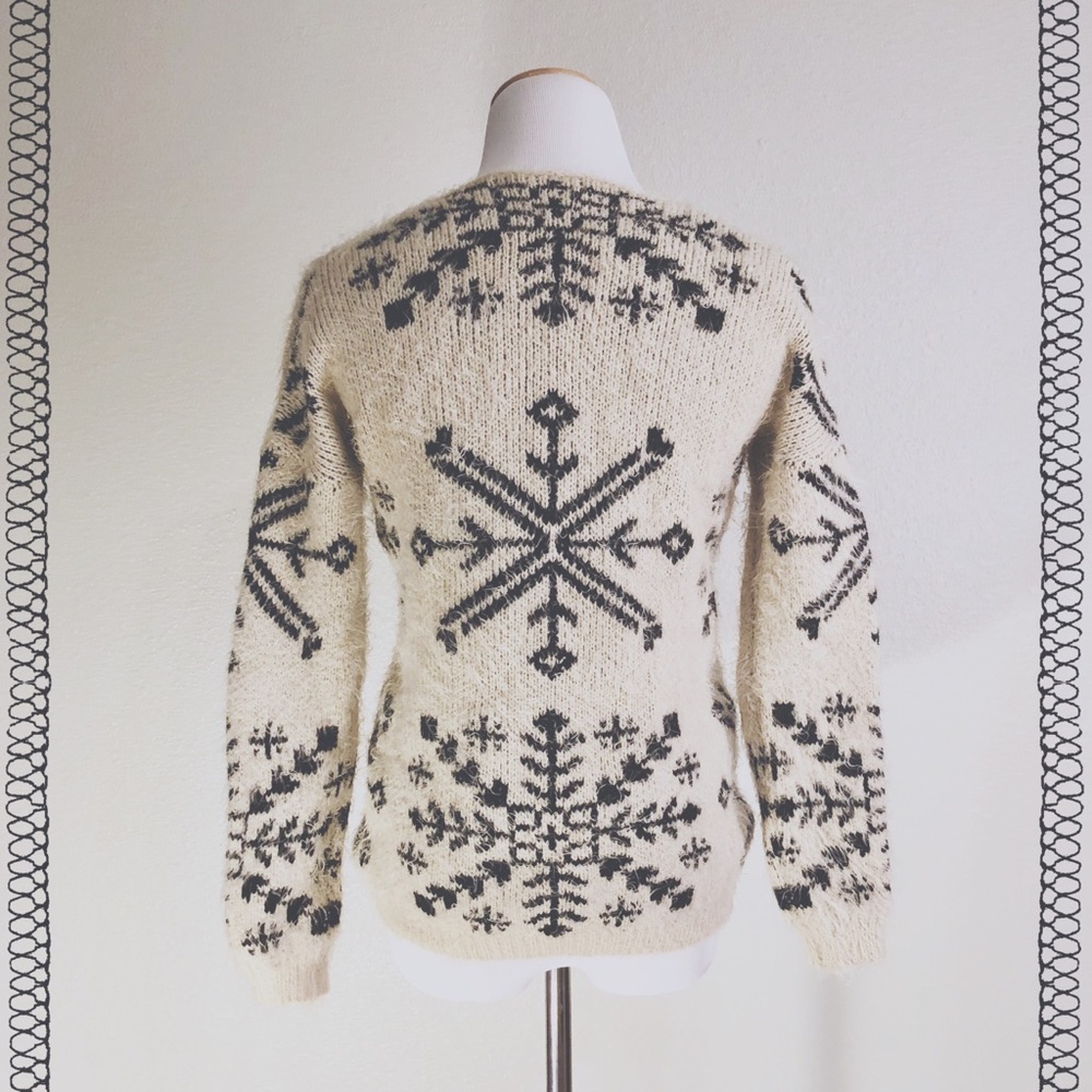 Winter Knit Sweater Snowflake
